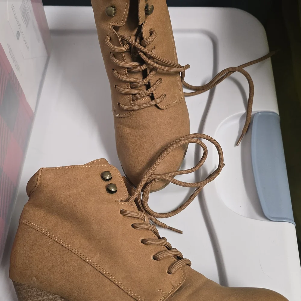 Women's Tan Lace-Up Ankle Boots - Picture 1 of 3